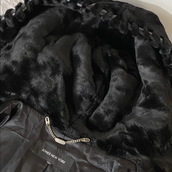 Oversized black faux fur jacket with hood - Picture 9 of 9